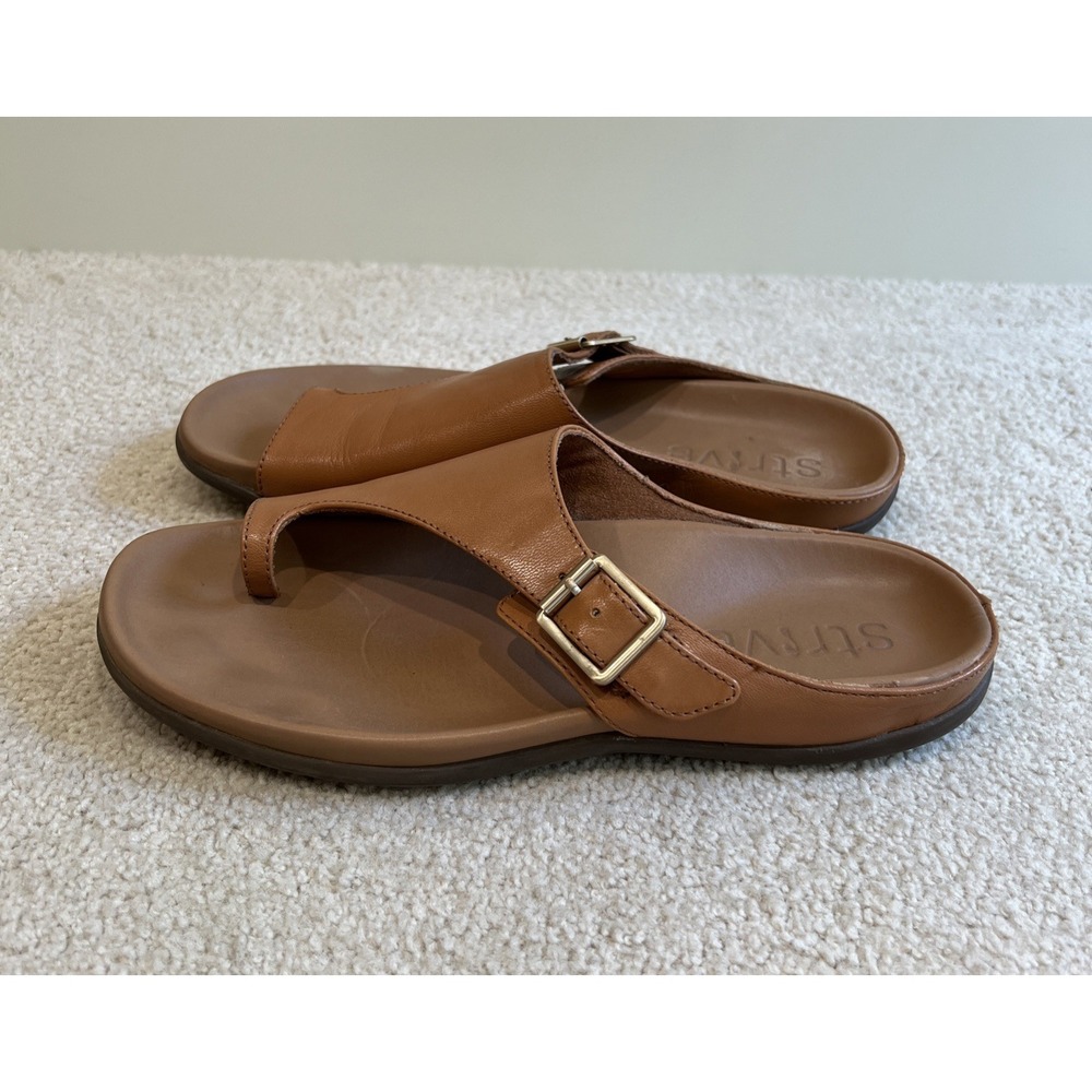 Strive Java Brown Slip On Sandals Size 8.5 9 Brown Buckle Toe Loop Boho Vacation
